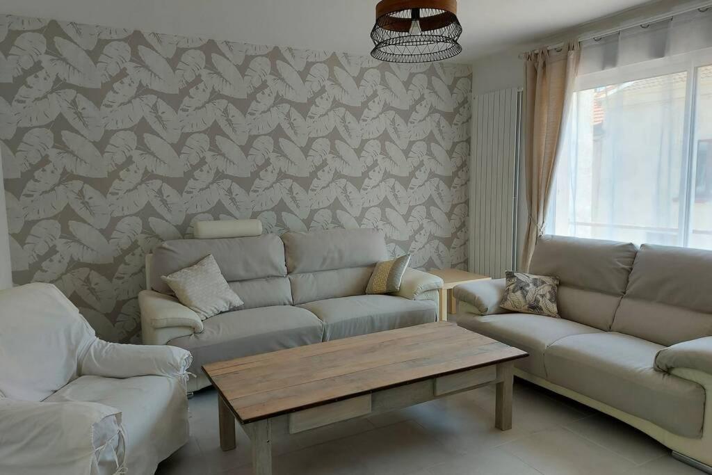 Gite En Bord De Meuse Monthermé Zewnętrze zdjęcie